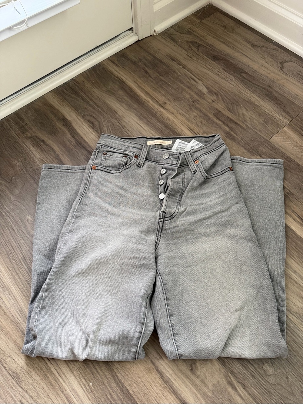 Levi's Ribcage Straight-Leg Button-Fly Jeans
